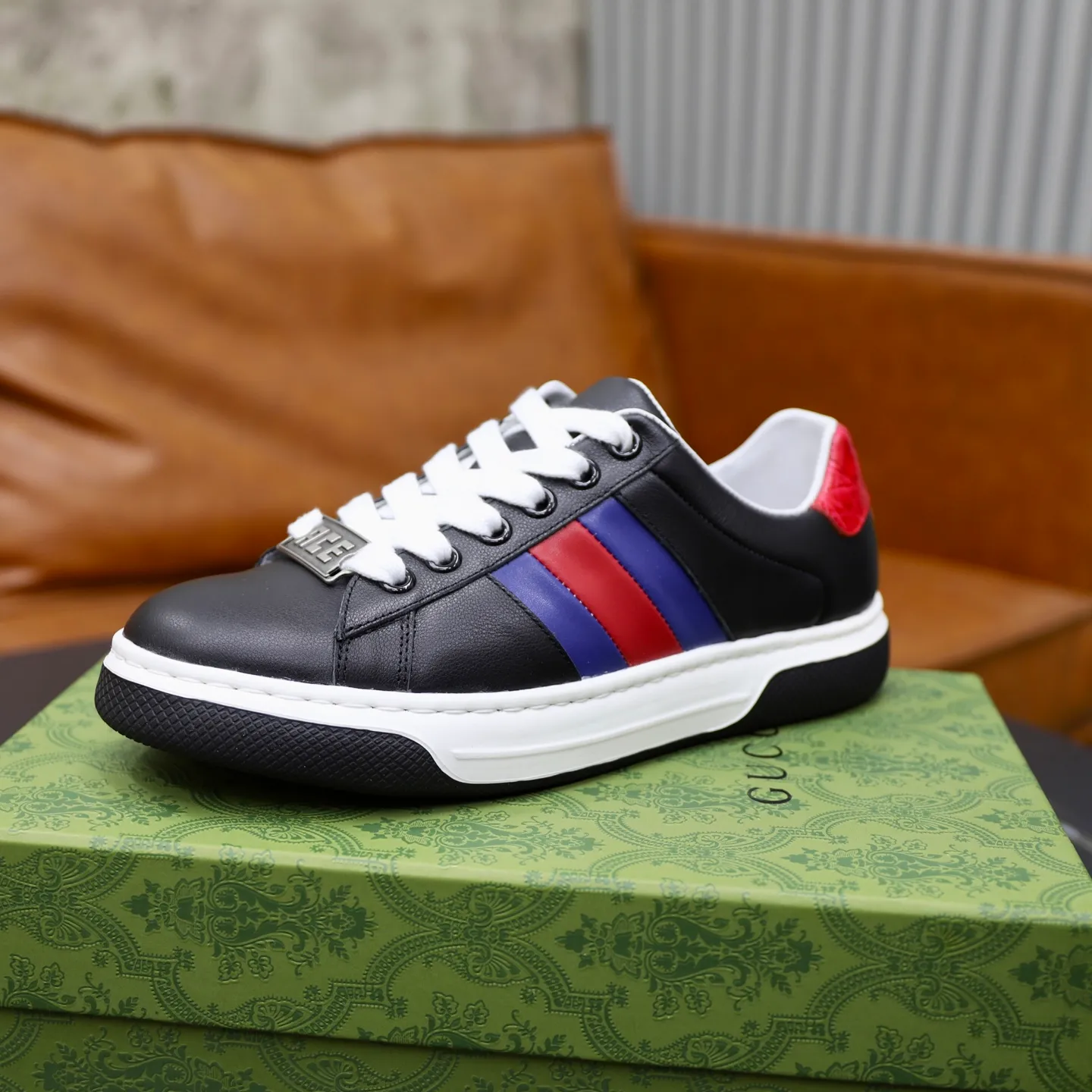 Ex-factory price: 500💰🙅‍♂️🙅‍♂️🙅‍♂️ Brand: Gucci GuCCI Standard code: 38-44 (45 customized) Grade: Same as the official website Material: Original leather splicing Comfortable and breathable pigskin lining Lightweight and wear-resistant sports outsole Style category: Men's fashionable casual shoes Running sneakers Distinguished luxury brand elements Top luxury Color: actual picture color